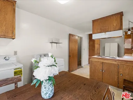 $770,000 | 144 West 45th Street, Los Angeles, CA 90037