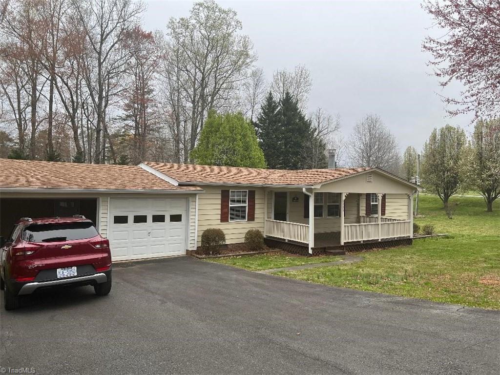 1247 Fred Merritt Road King, NC 27021 - Photo 3 of 40