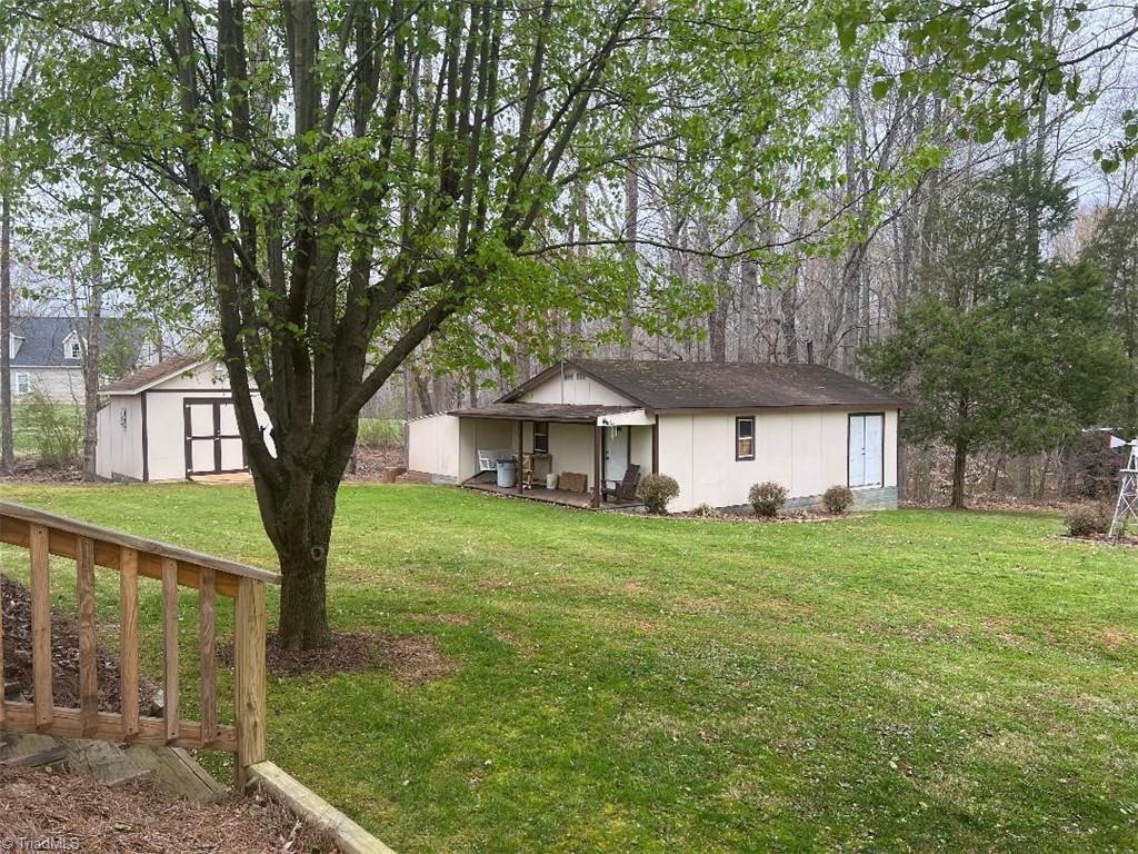 1247 Fred Merritt Road King, NC 27021 - Photo 7 of 40