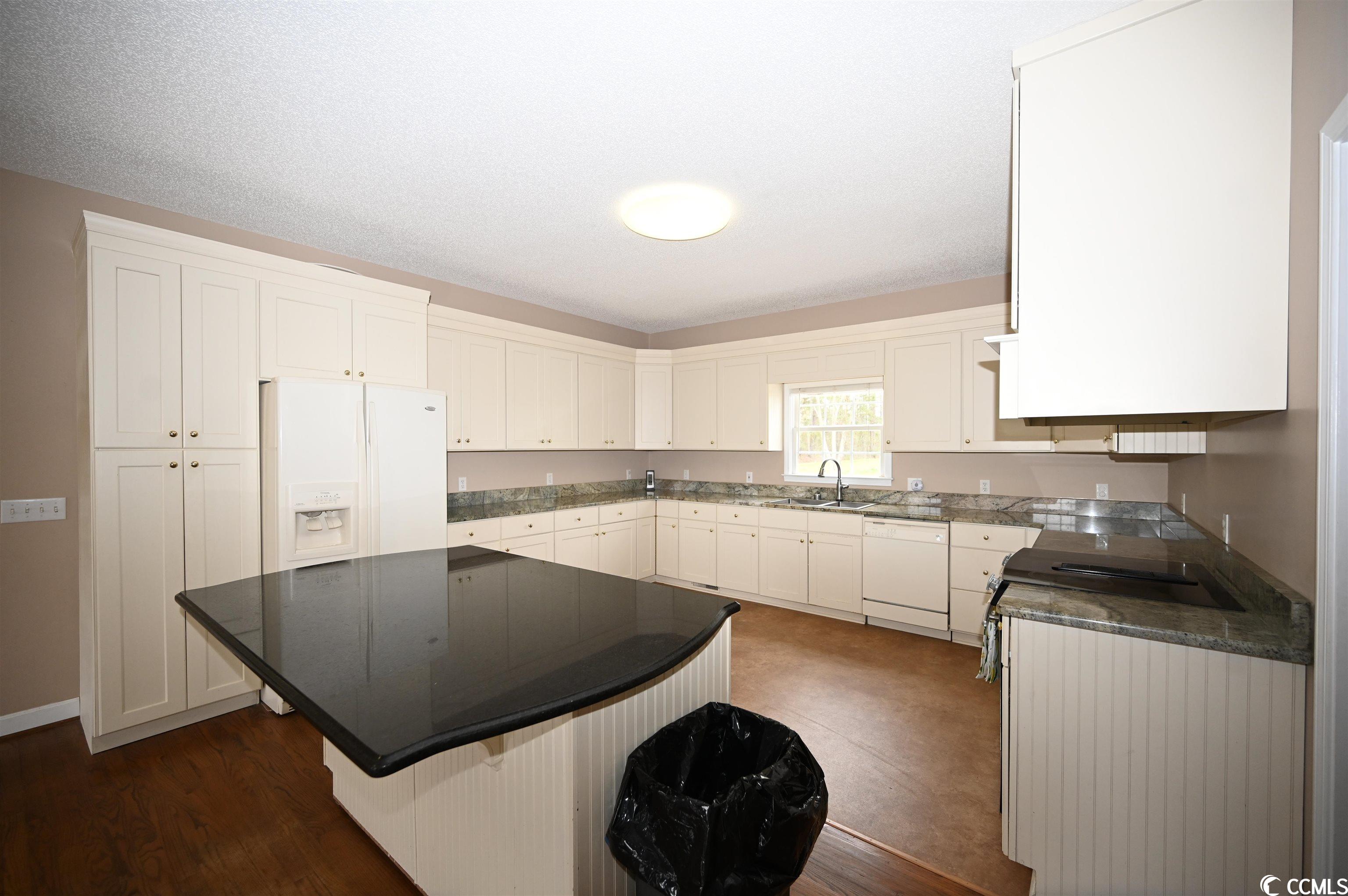 5325 Lake Russell Road Mullins, SC 29574 - Photo 8 of 38 Gallery Image 8