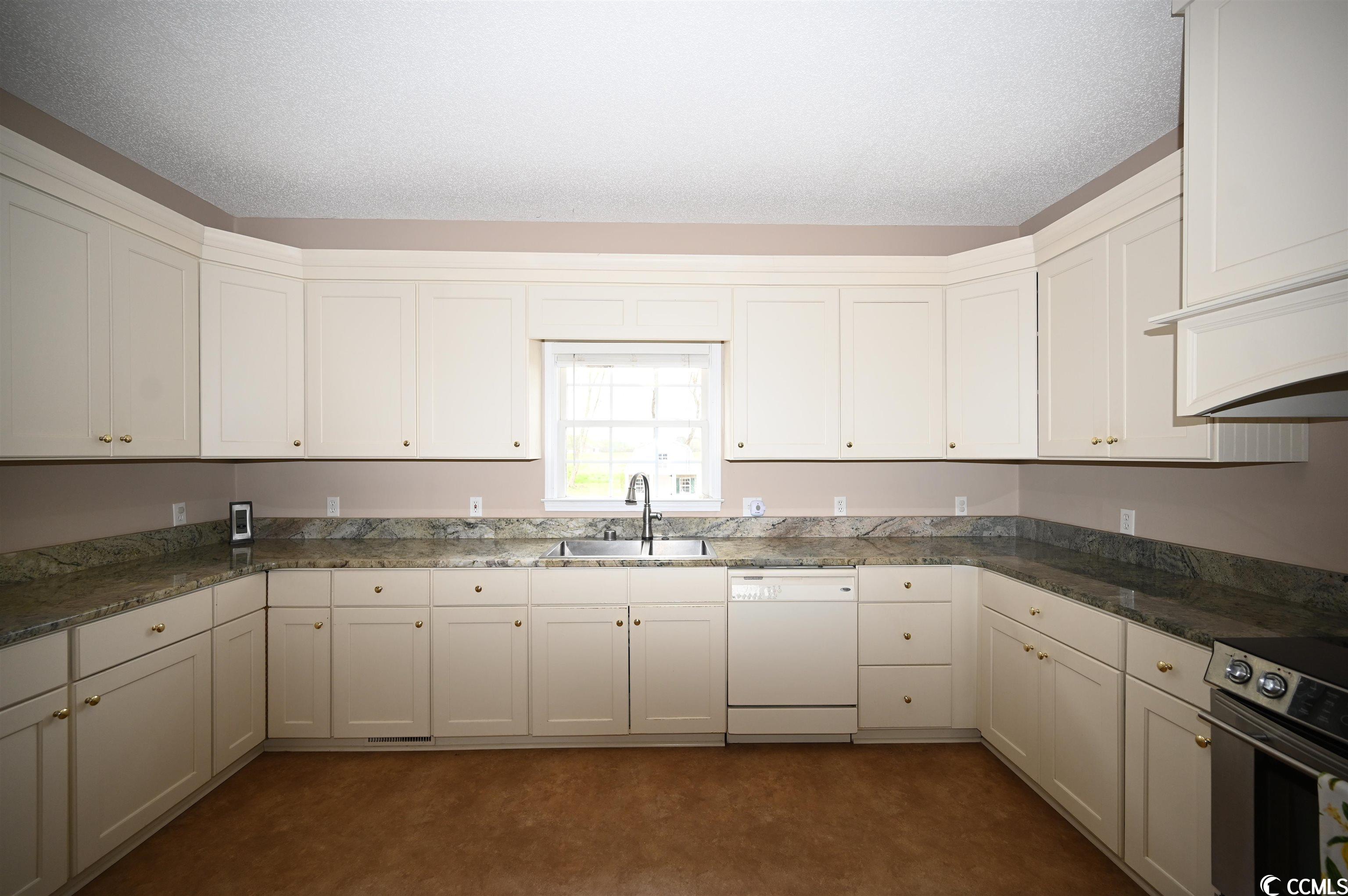 5325 Lake Russell Road Mullins, SC 29574 - Photo 10 of 38 Gallery Image 10