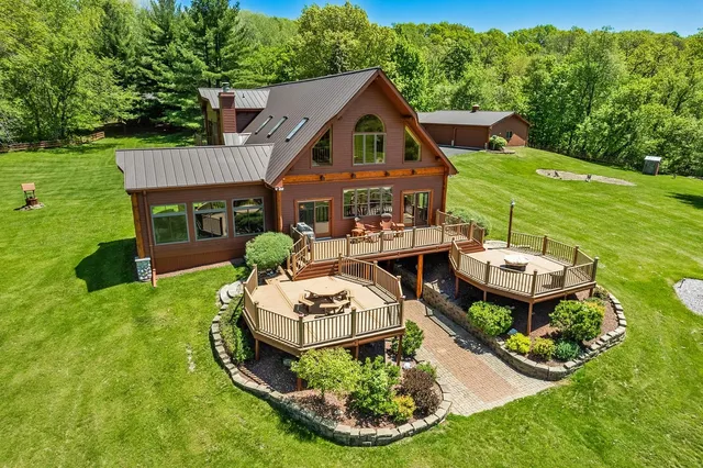 $1,488,000 | S1555 Farra Road, Wonewoc, WI 53968