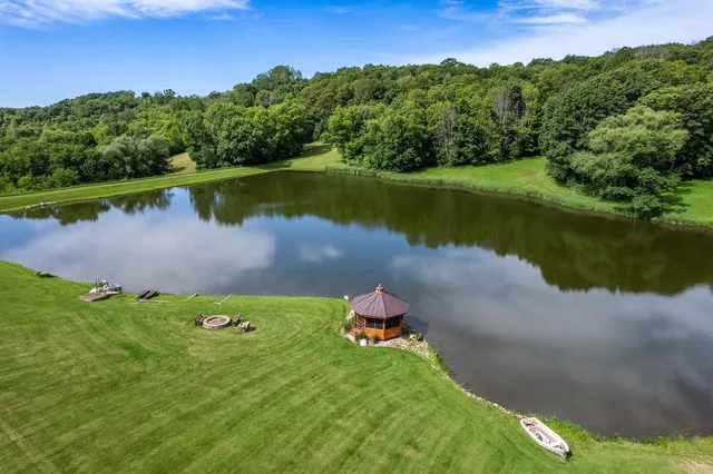 $1,488,000 | S1555 Farra Road, Wonewoc, WI 53968