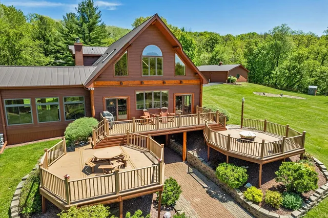 $1,488,000 | S1555 Farra Road, Wonewoc, WI 53968