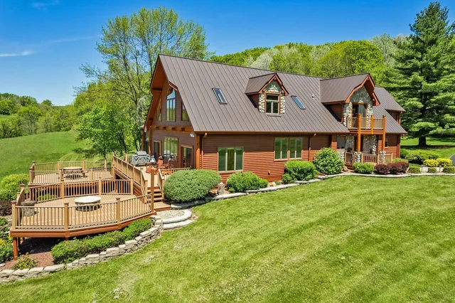 $1,488,000 | S1555 Farra Road, Wonewoc, WI 53968