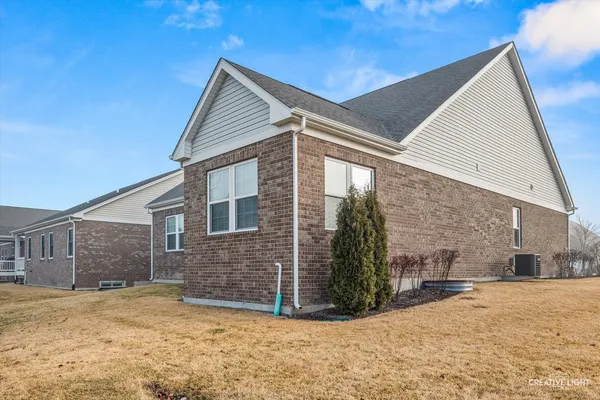 $458,500 | 1869 Glenlake Court, New Lenox, IL 60451