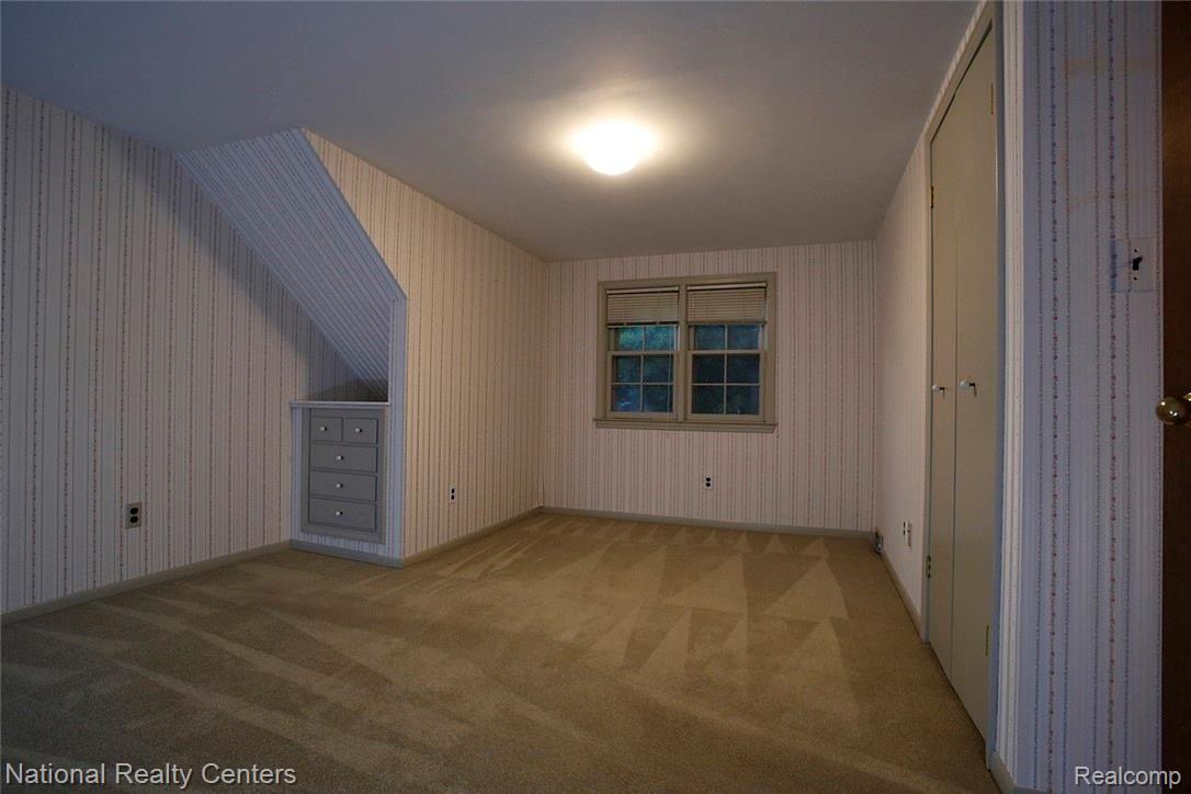 17370 Beverly Road Franklin, MI 48025 - Photo 11 of 17 bed 4.jpg