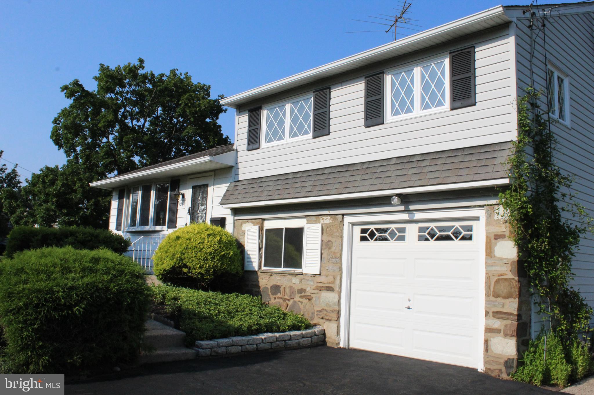1211 Roberts Road Warminster, PA 18974 - Photo 4 of 25 Gallery Image 4