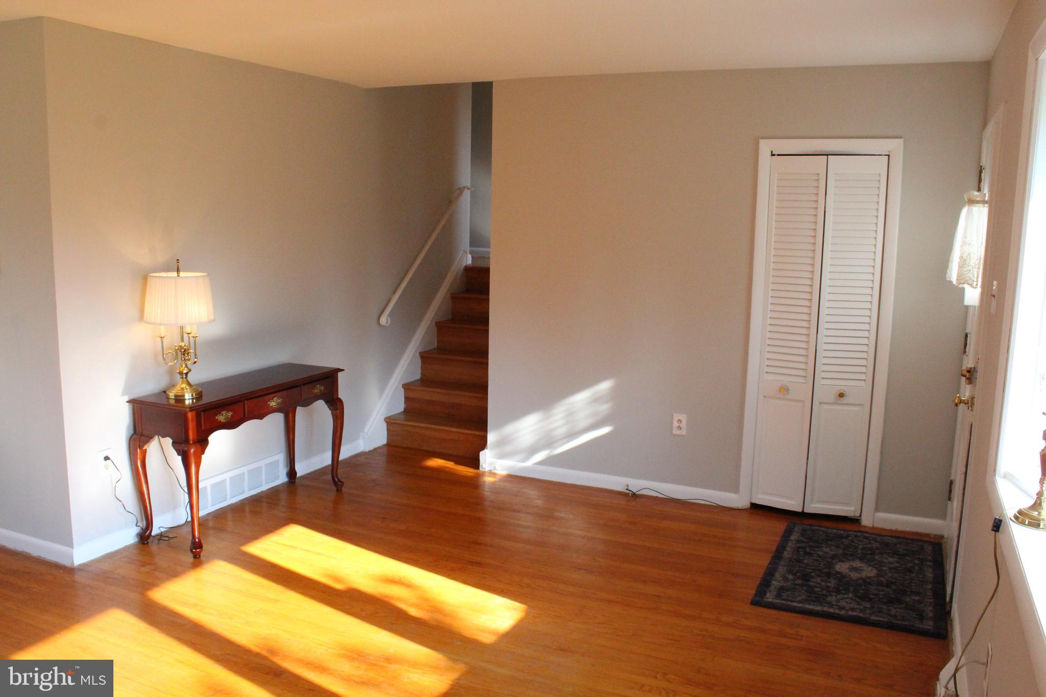 1211 Roberts Road Warminster, PA 18974 - Photo 6 of 25 Gallery Image 6