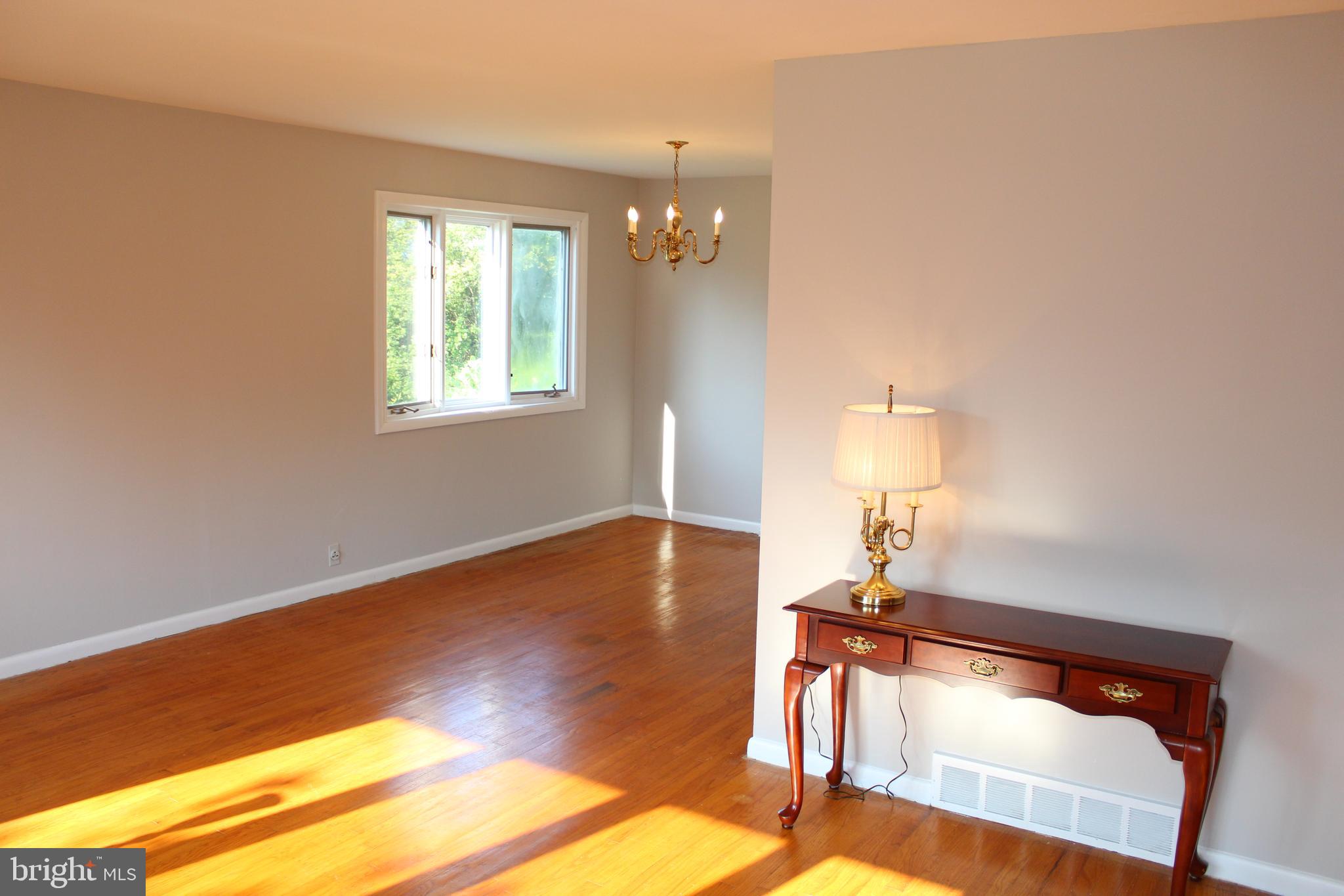 1211 Roberts Road Warminster, PA 18974 - Photo 7 of 25 Gallery Image 7