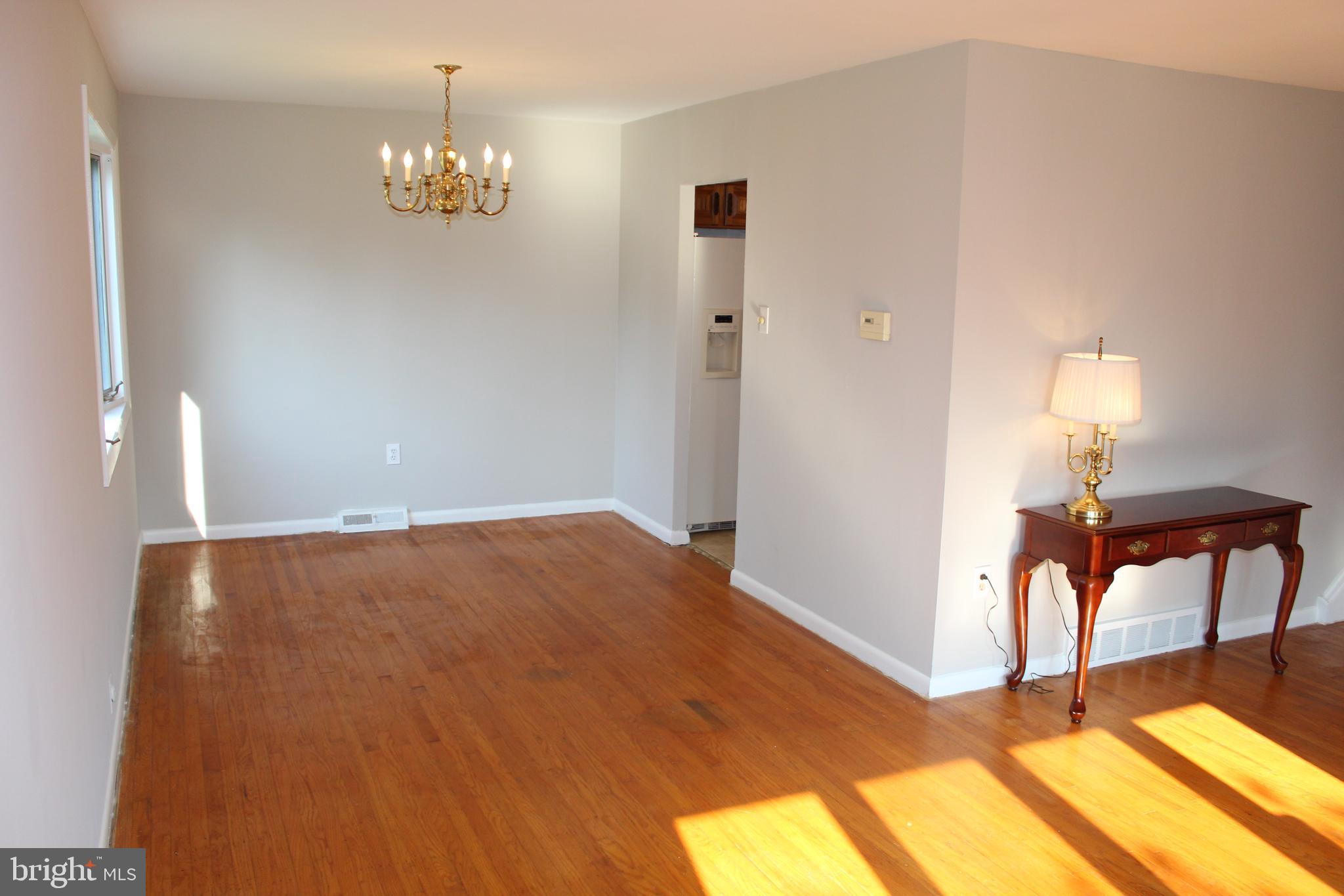 1211 Roberts Road Warminster, PA 18974 - Photo 9 of 25 Gallery Image 9
