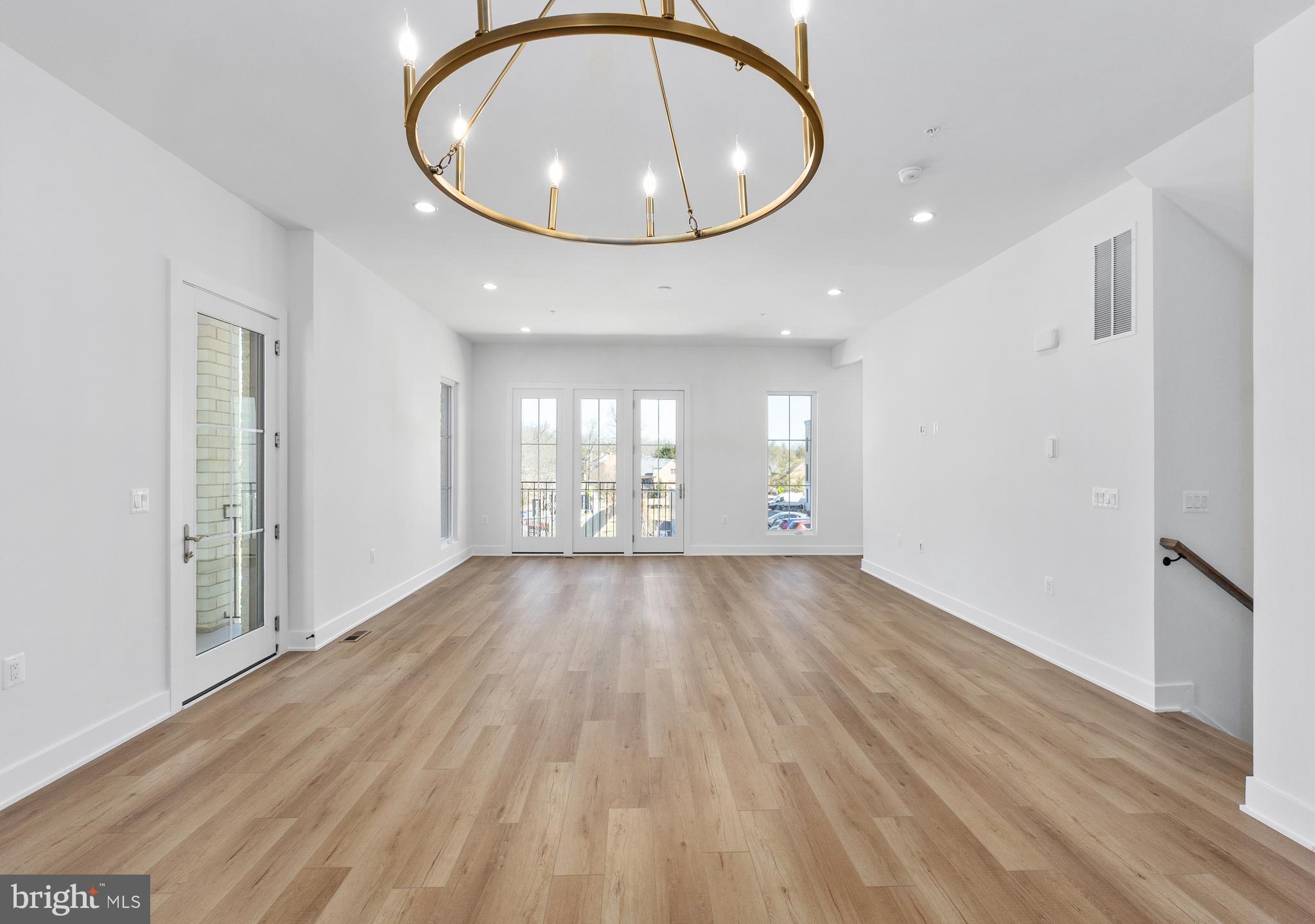 8601 Erdem Place Chevy Chase, MD 20815 - Photo 4 of 9