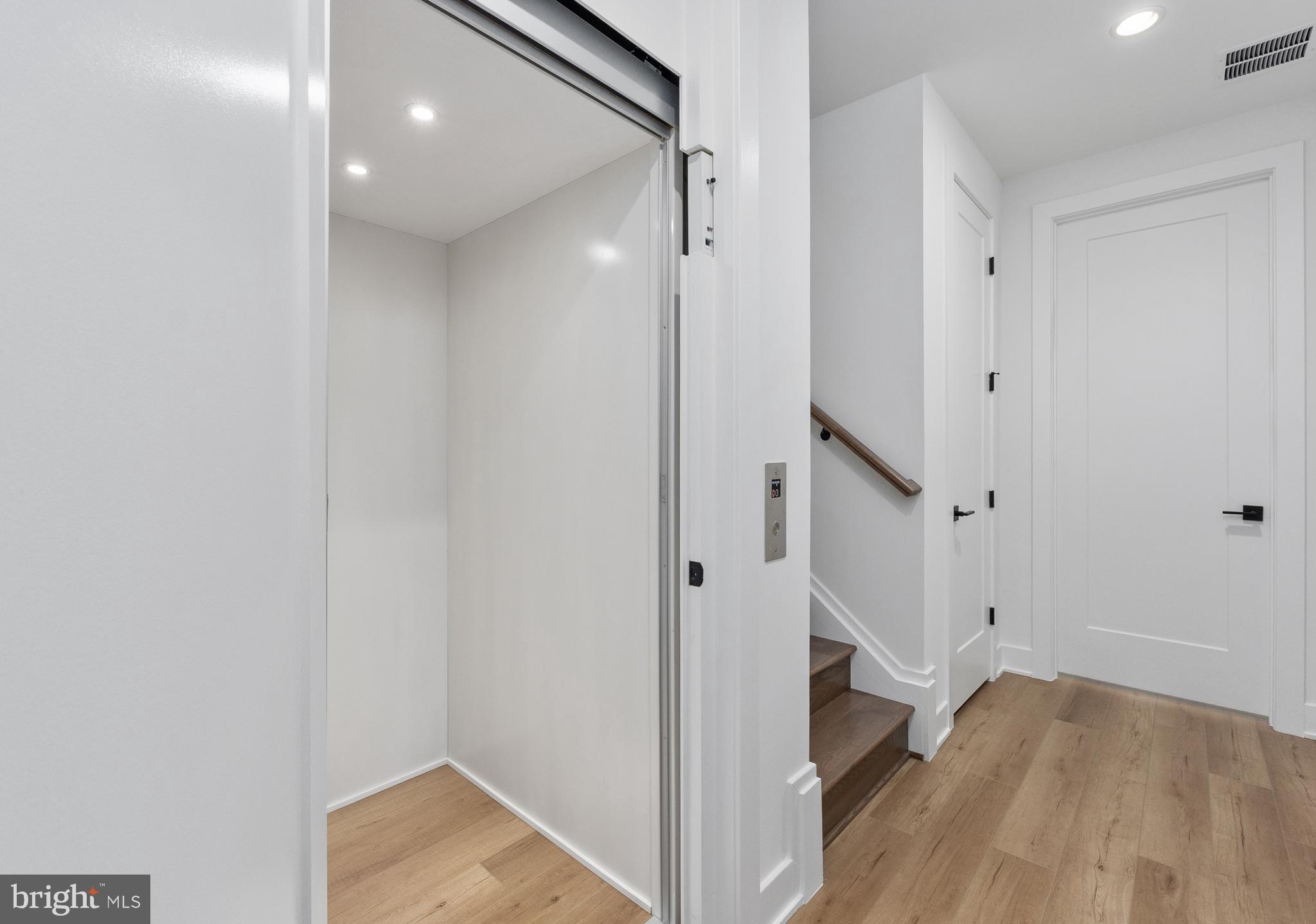 8601 Erdem Place Chevy Chase, MD 20815 - Photo 5 of 9