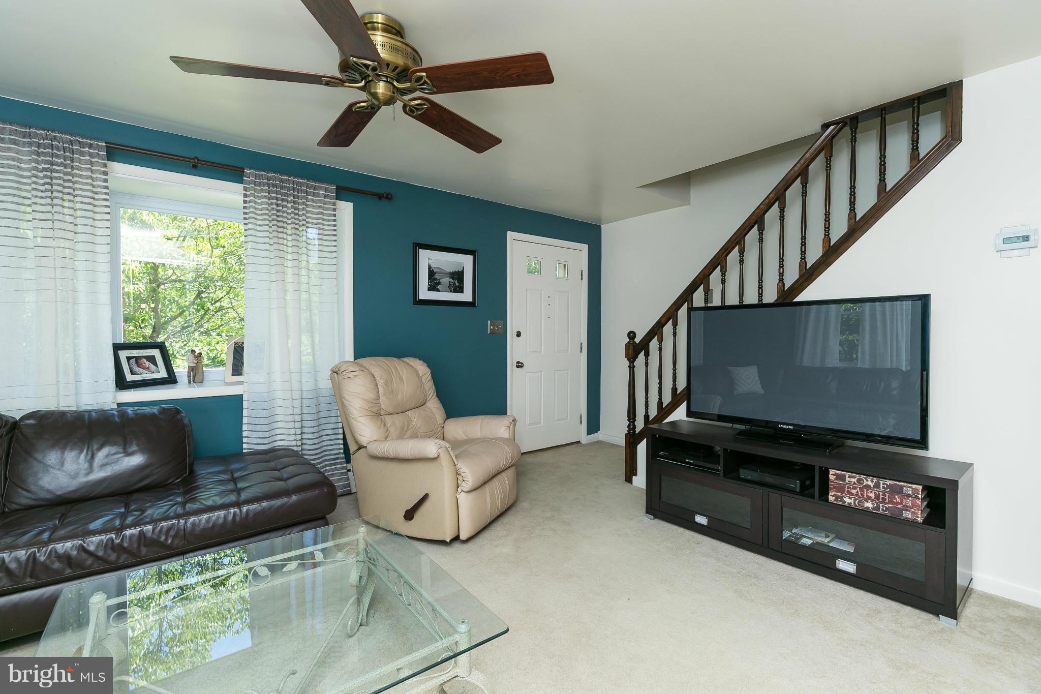 930 Milford Mill Road Baltimore, MD 21208 - Photo 4 of 22 Living Room