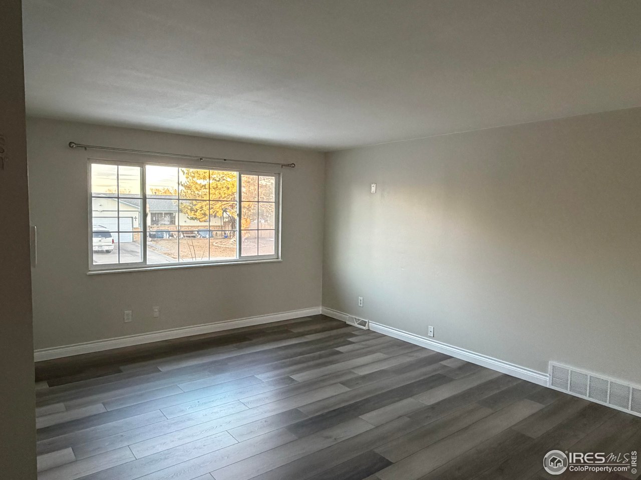 2814 West 22nd Street Road Greeley, CO 80634 - Photo 8 of 27 Living room