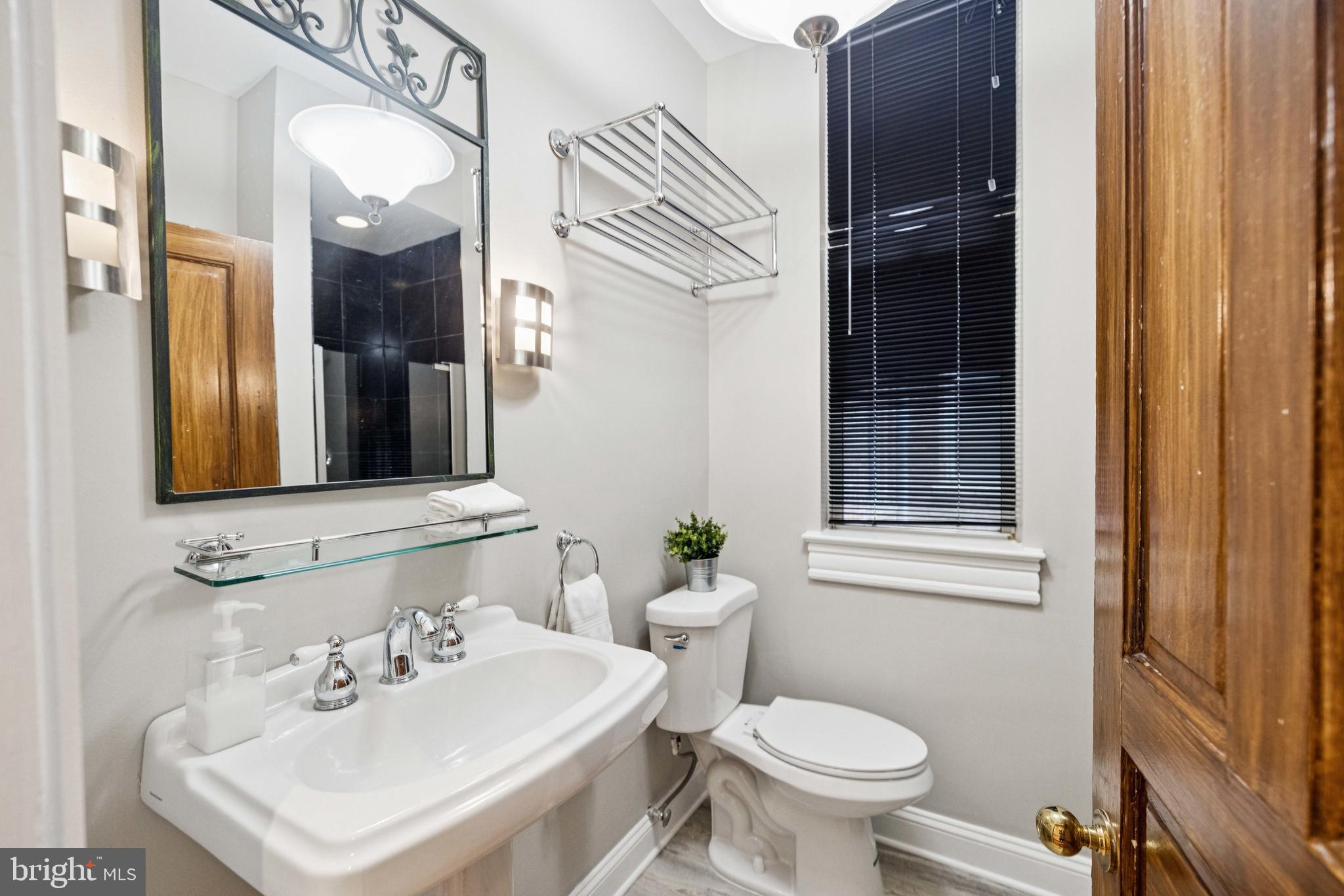 1827 Phelps Place Northwest Washington, DC 20008 - Photo 26 of 38