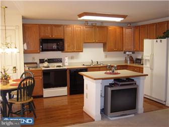 303 Manor Road Harleysville, PA 19438 - Photo 6 of 12 Gallery Image 6