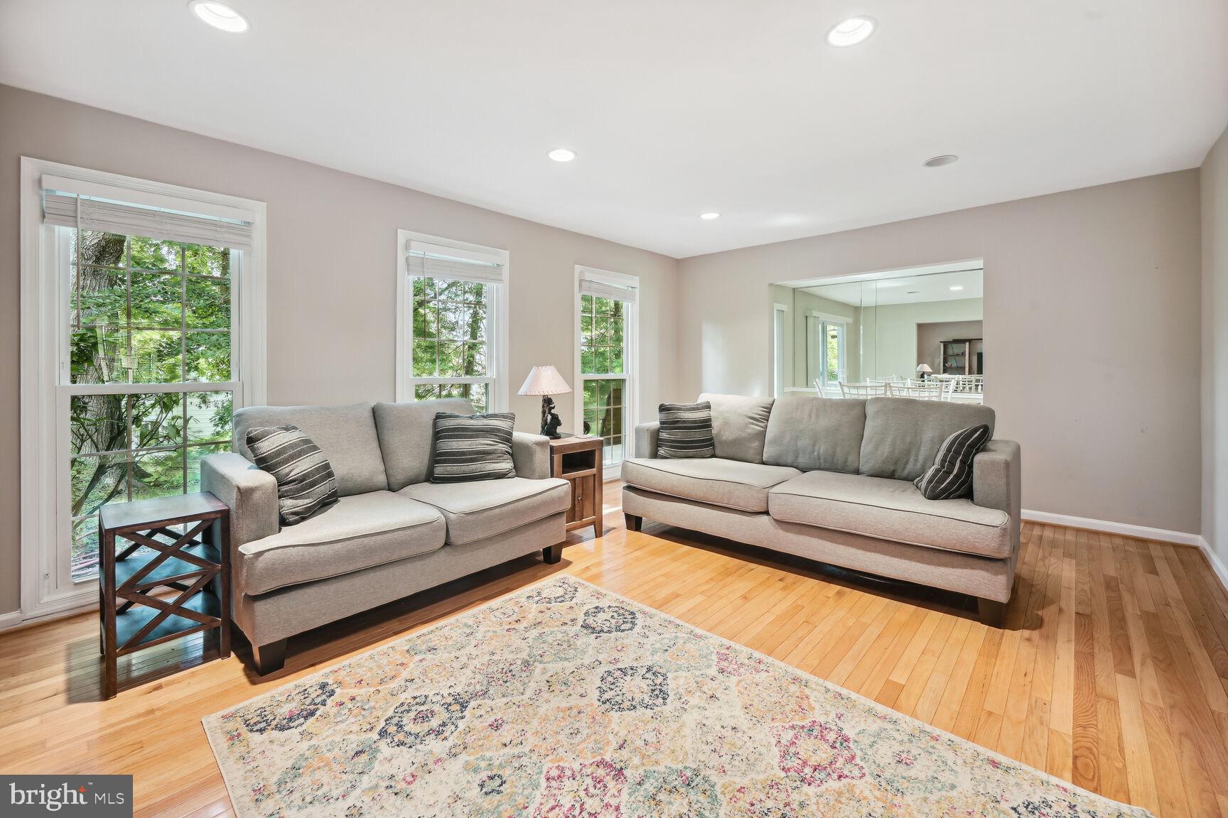 12904 North Commons Way Potomac, MD 20854 - Photo 10 of 32