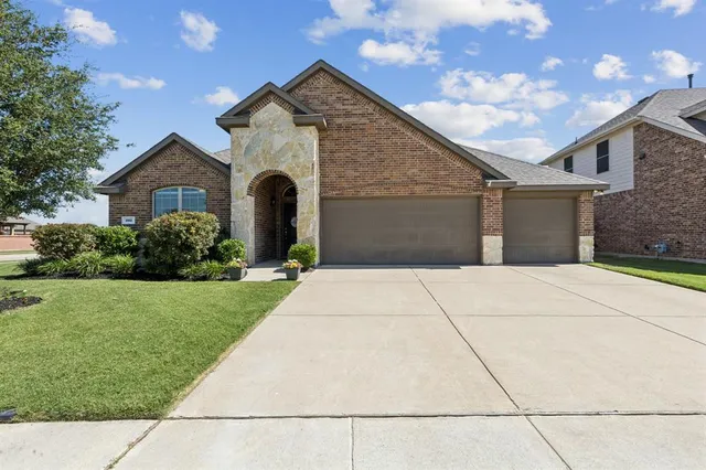 $399,500 | 292 Jefferson Lane, Fate, TX 75189