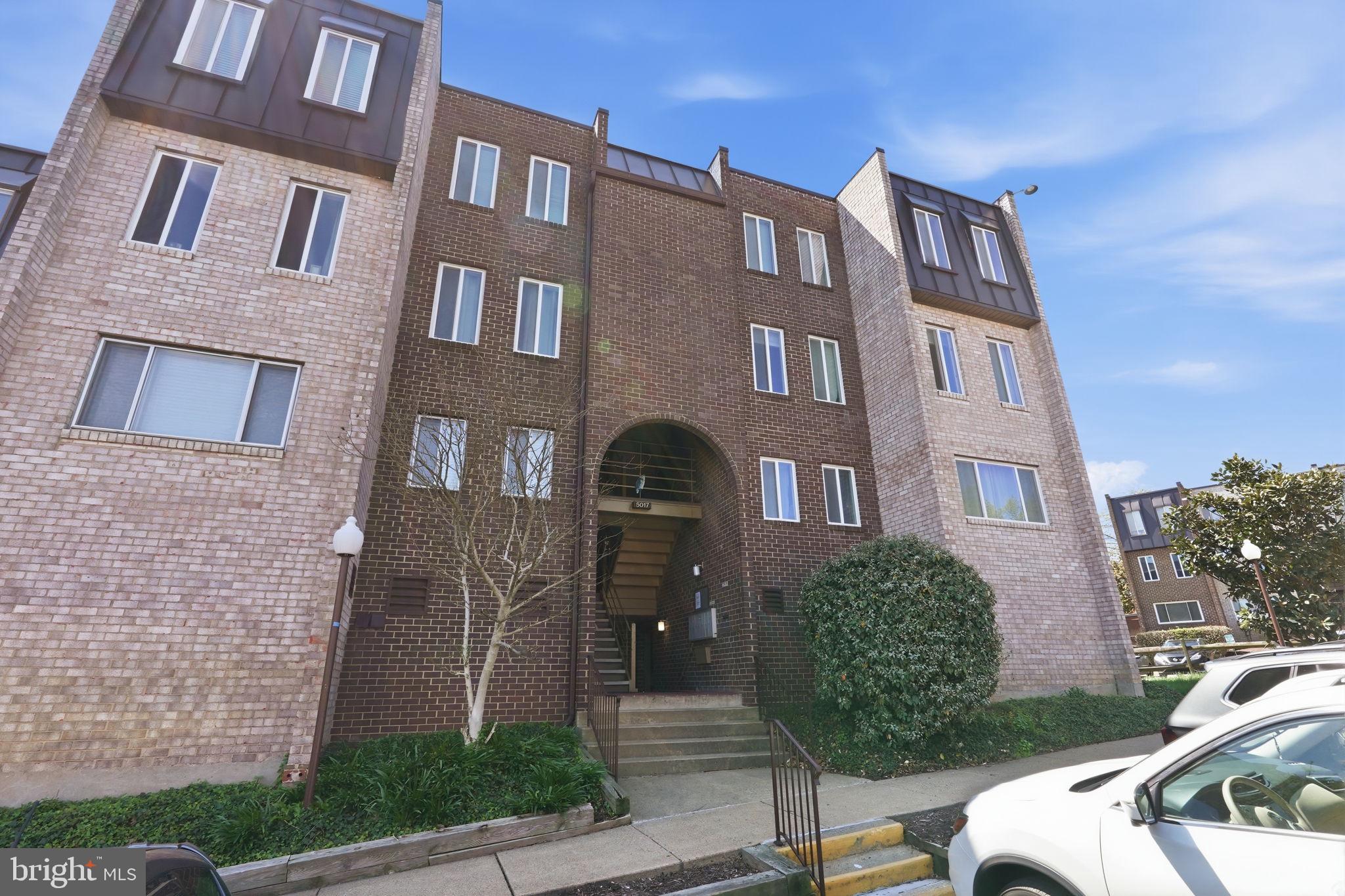 5017 7th Road South, Unit 102 Arlington, VA 22204 - Photo 26 of 40 a front view of a house