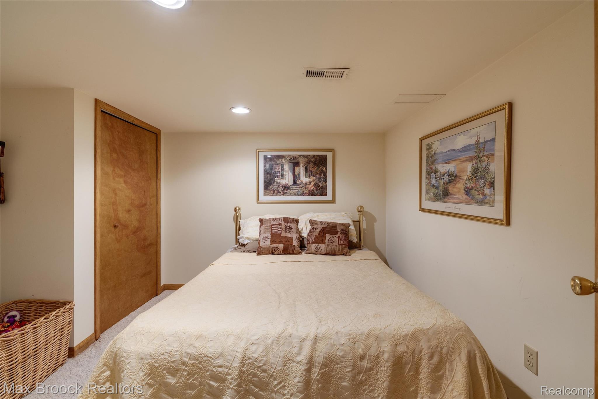 2773 Winter Park Road Rochester, MI 48309 - Photo 50 of 64 Lower Level Flex/Bedroom