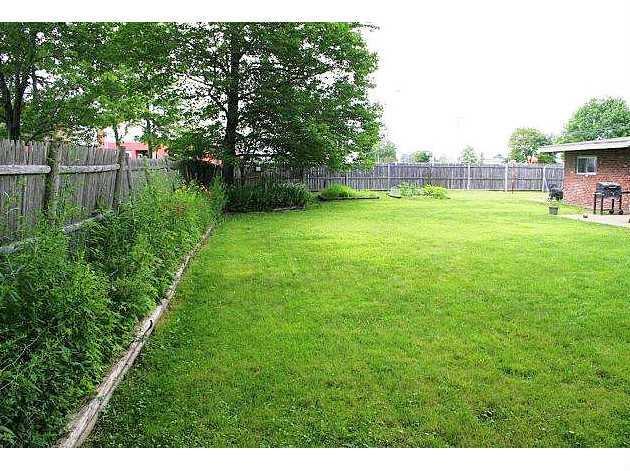 13 Fairfield Road Scarborough, ME 04074 - Photo 5 of 14 Yard/Garden.