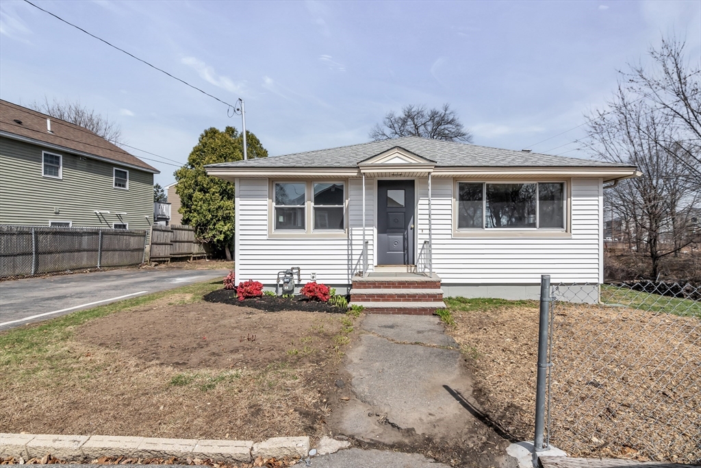 5 Lafayette Avenue Lawrence, MA 01843 - Photo 2 of 39