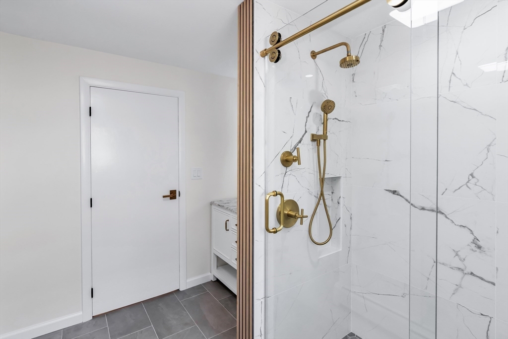 5 Lafayette Avenue Lawrence, MA 01843 - Photo 21 of 39