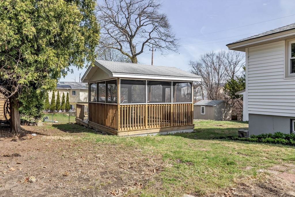 5 Lafayette Avenue Lawrence, MA 01843 - Photo 32 of 39