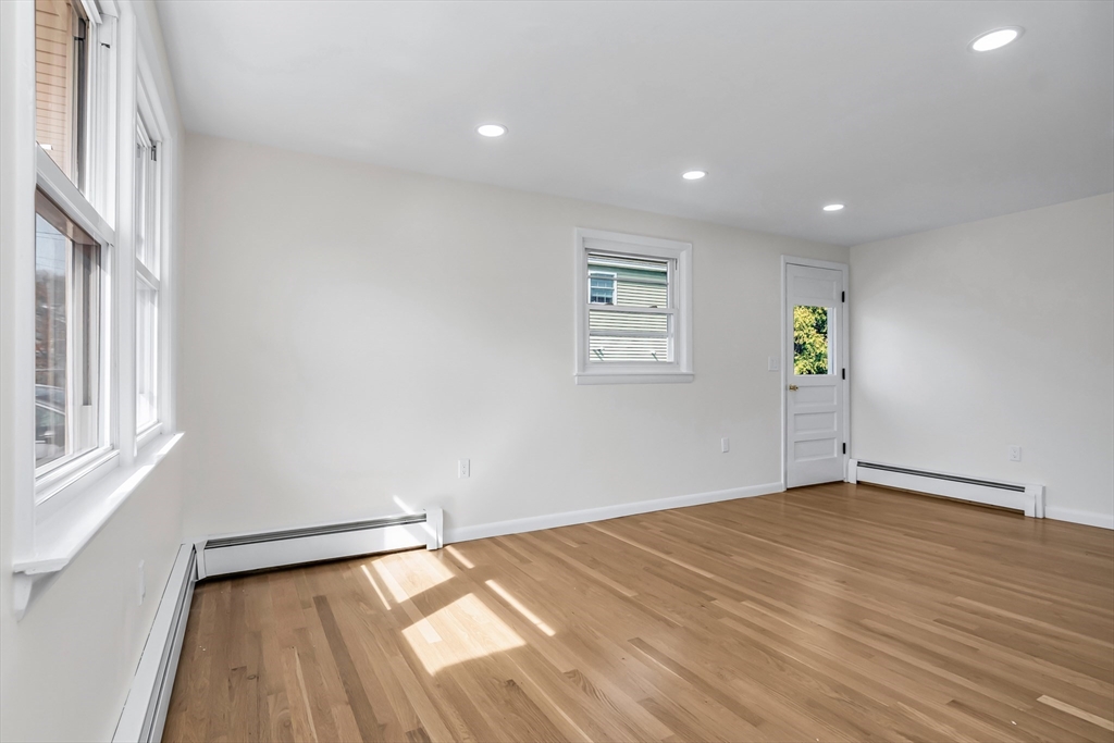 5 Lafayette Avenue Lawrence, MA 01843 - Photo 7 of 39