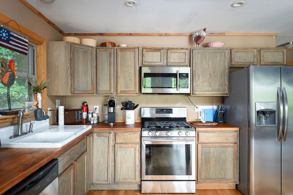 2361 Peach Bottom Road Independence, VA 24348 - Photo 10 of 38 Gallery Image 10