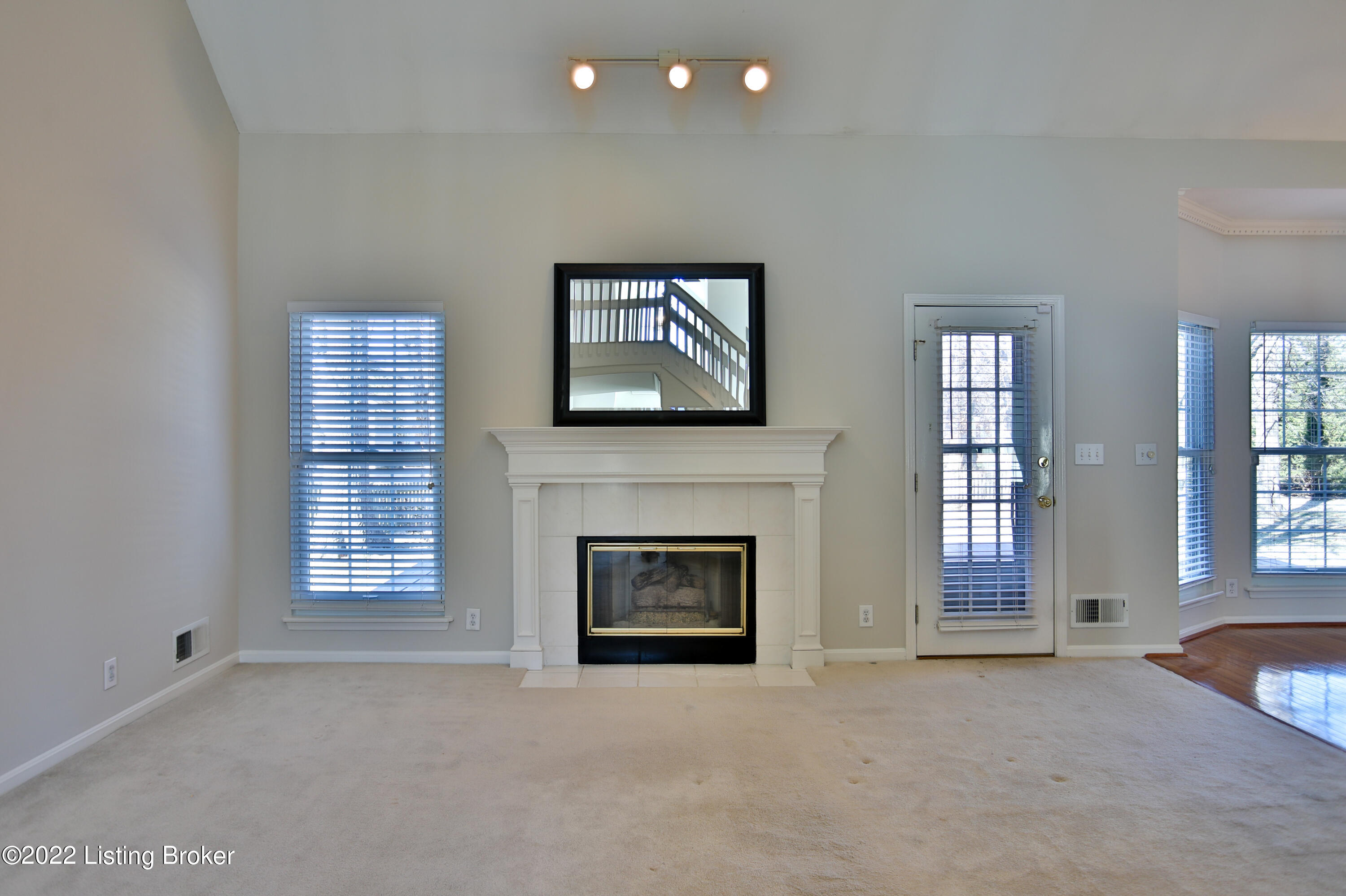 10417 Edgewater Road Louisville, KY 40223 - Photo 16 of 38 edgefamily2