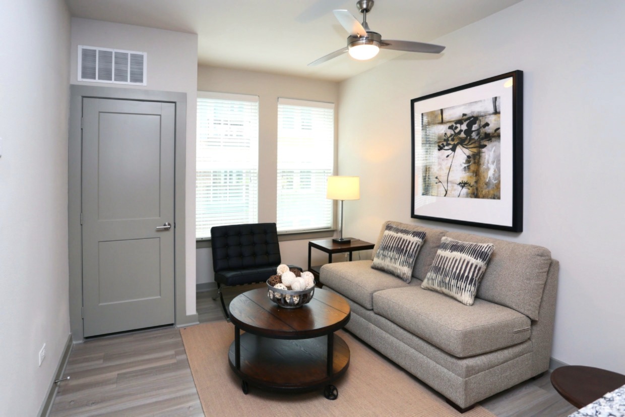 690 East Algonquin Road, Unit 3204 Schaumburg, IL 60173 - Photo 2 of 19