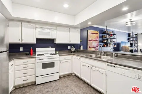 $595,000 | 5125 Harold Way, Unit 104, Los Angeles, CA 90027