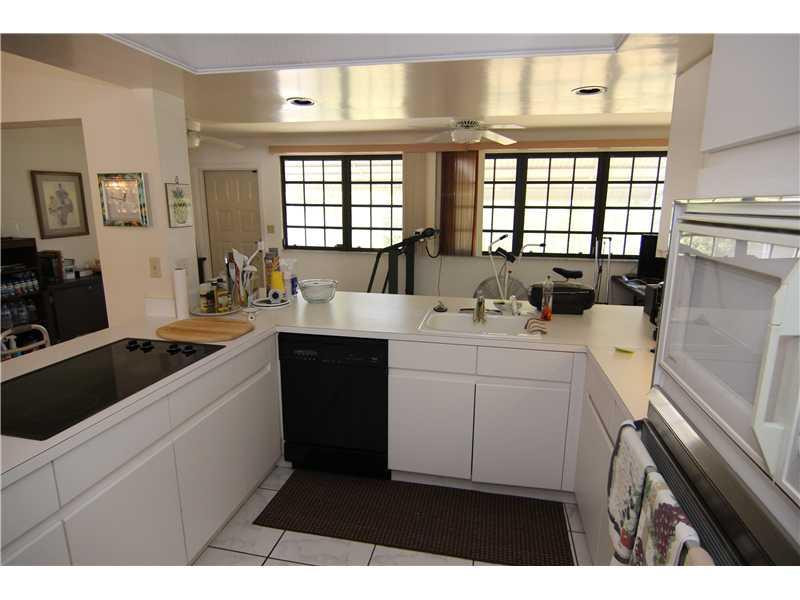 2009 North Park Road Hollywood, FL 33021 - Photo 11 of 21 Kitchen