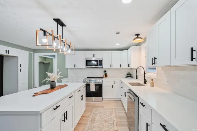 $329,900 | 133 East 700 North, Sharpsville, IN 46068