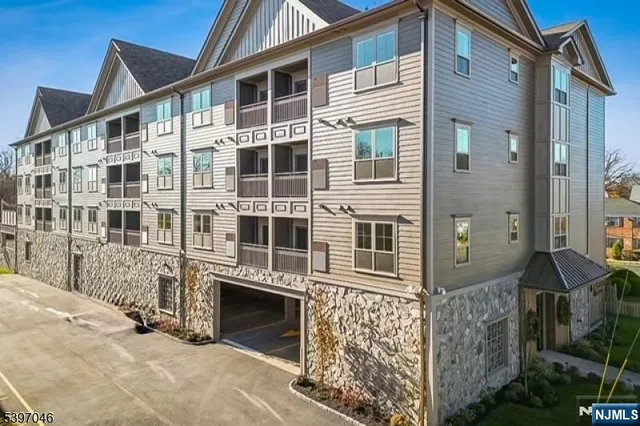 $2,300 | 108 Montgomery Street, Bloomfield, NJ 07003