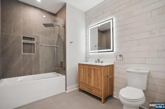 $2,300 | 108 Montgomery Street, Bloomfield, NJ 07003