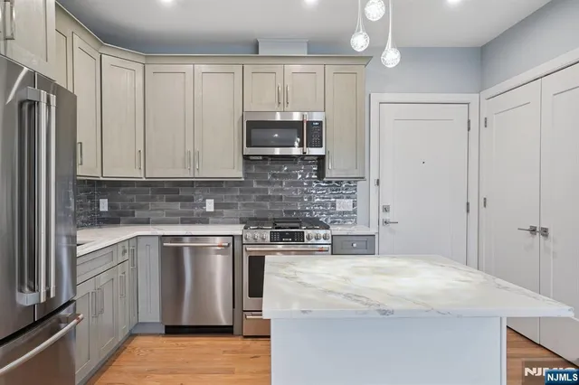 $2,300 | 108 Montgomery Street, Bloomfield, NJ 07003