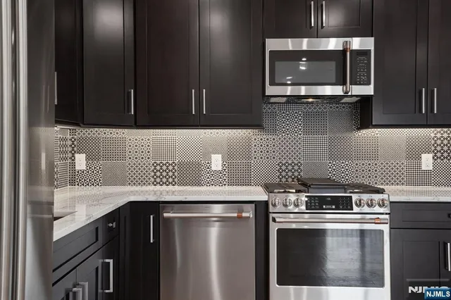 $2,300 | 108 Montgomery Street, Bloomfield, NJ 07003