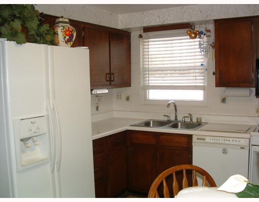 214 Hunting Ridge Road Bridgeville, PA 15017 - Photo 5 of 11 Kitchen.