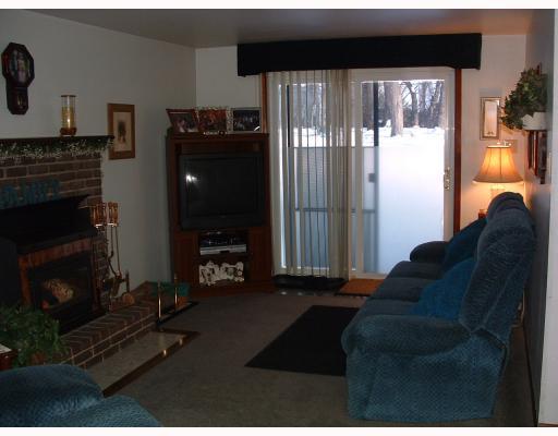 214 Hunting Ridge Road Bridgeville, PA 15017 - Photo 7 of 11 Den/Family/Great Room.