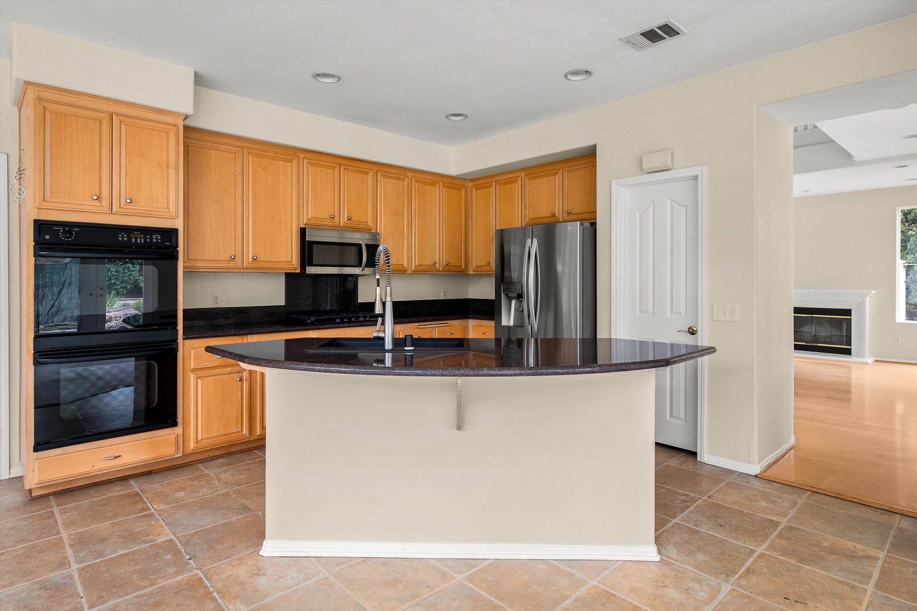 458 Greenleaf Court Goleta, CA 93117 - Photo 12 of 34 10-A7401169