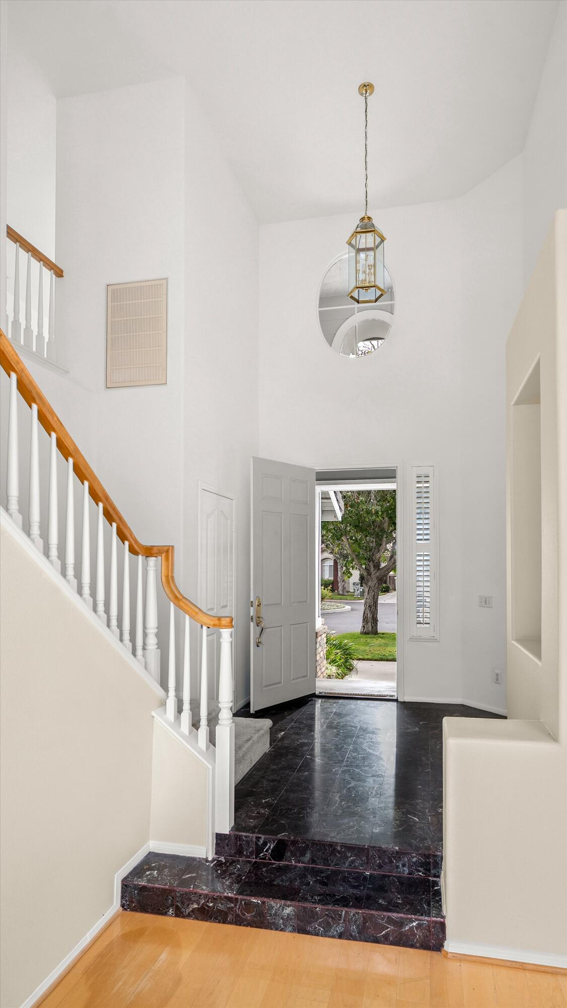 458 Greenleaf Court Goleta, CA 93117 - Photo 2 of 34 03-A7401117