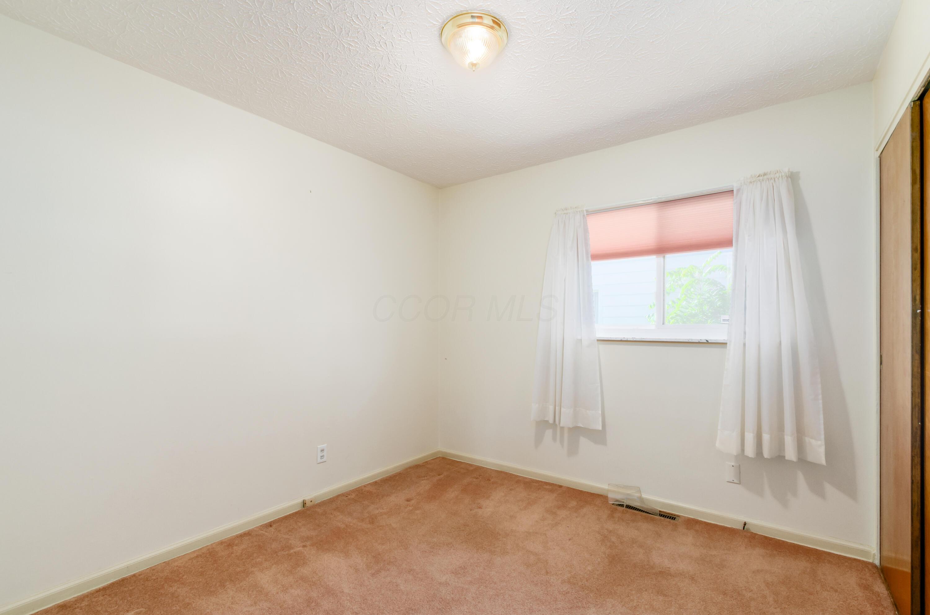 3012 Hampshire Road Columbus, OH 43209 - Photo 9 of 11 F_3012_Hampshire_Rd057