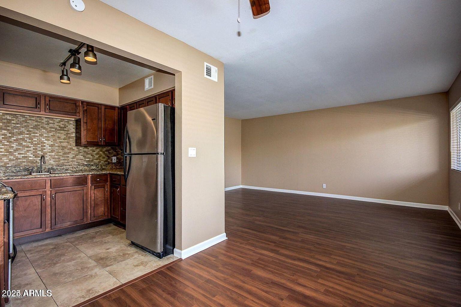 1702 West Tuckey Lane, Unit 111 Phoenix, AZ 85015 - Photo 4 of 16 1702 KIT DINNING