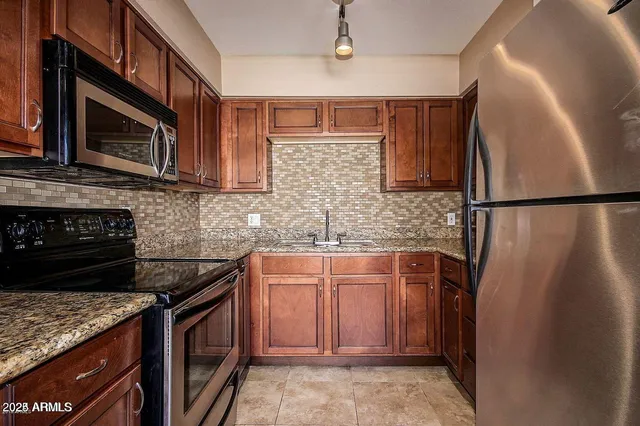 $192,000 | 1702 West Tuckey Lane, Unit 111, Phoenix, AZ 85015