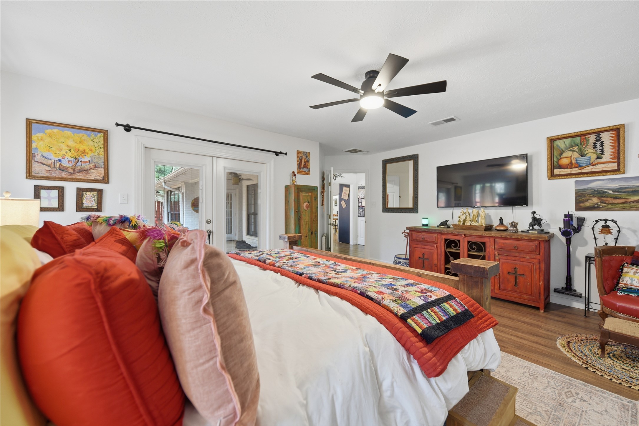 540 Hickory Creek Road Bellville, TX 77418 - Photo 21 of 49 Main House Primary Bedroom