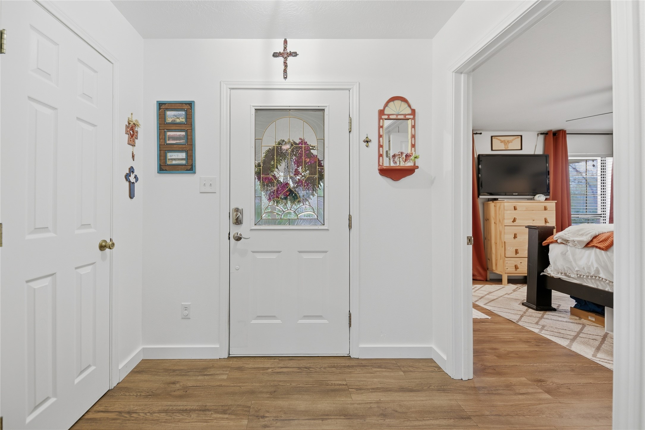 540 Hickory Creek Road Bellville, TX 77418 - Photo 6 of 49 Main House Entry