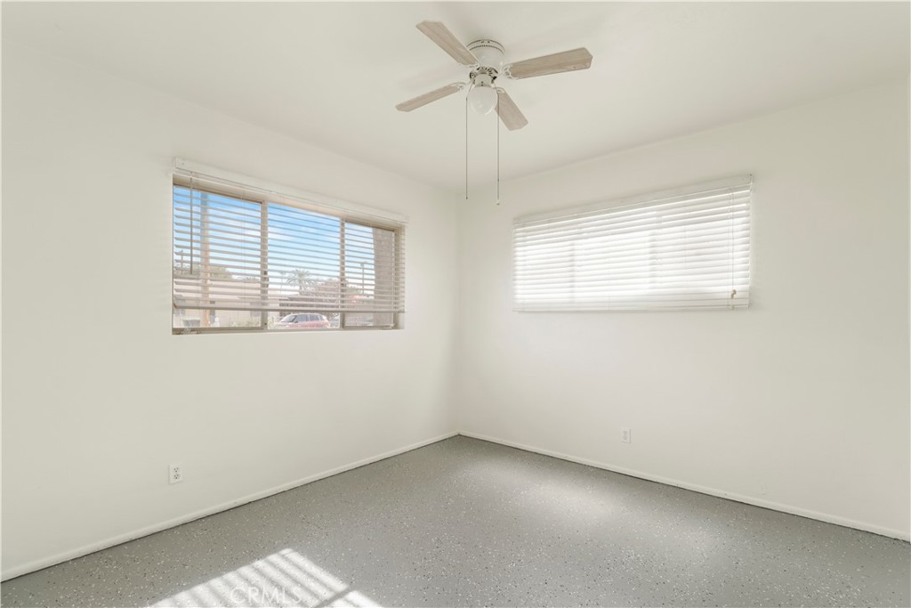 437 North Franklin Street Hemet, CA 92543 - Photo 11 of 25 an empty room with a window